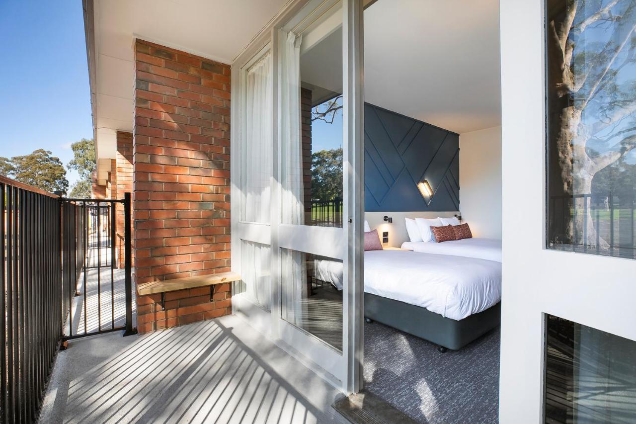 Nightcap At Sandown Park Hotel Noble Park Luaran gambar
